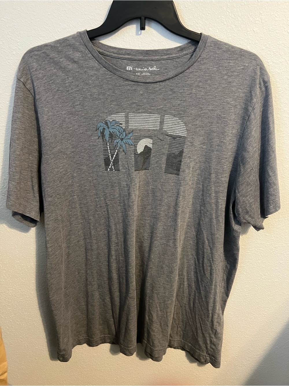 Travis Mathew Gray Short-Sleeve Graphic Tee with Blue Palm